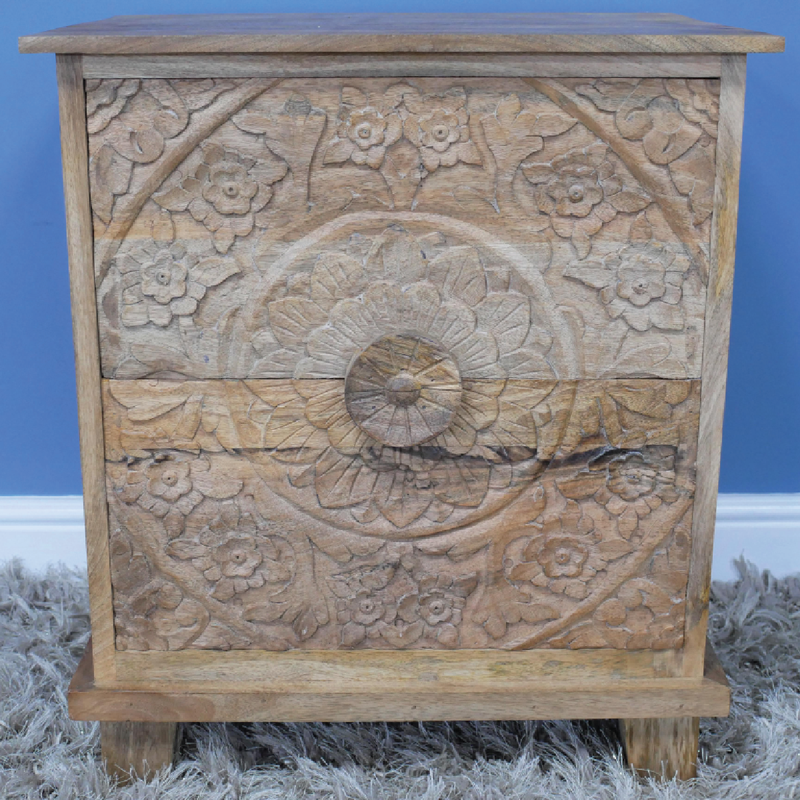 Industrial-style cast iron bracket with detailed scroll accents, 60 × 52 × 40cm, total weight 13.70kg, perfect for rustic or modern shelving.