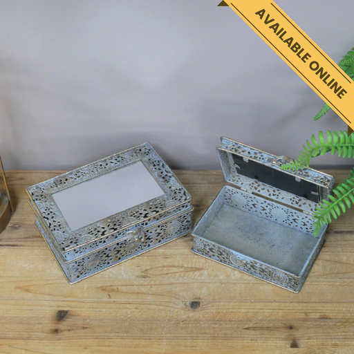 Mirrored box large. A unique and stylish piece, perfect for modern or rustic interiors, 7.5cm high, 21cm wide, 15cm deep, weighs 1.02kgs.