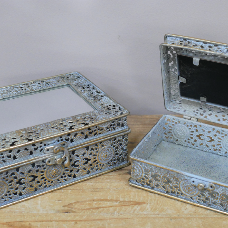 Stylish mirrored storage box with a sleek reflective finish, dimensions 7.5cm H x 21cm W x 15cm D, weight 1.02kg.