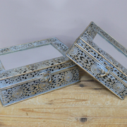 Elegant large mirrored trinket box, 7.5cm high by 21cm wide by 15cm deep, 1.02kg, suitable for contemporary or rustic spaces.