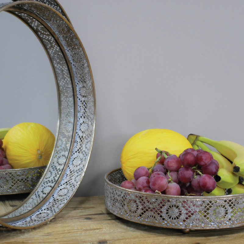 Luxe decorative trays with mirrored surfaces, ideal for display or serving, 4.36kg.
