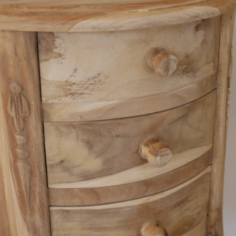 Minimalist round bedside table in untreated teak wood, 72cm high, 35cm wide and deep, 8kg, ideal for rustic or Scandinavian interiors.