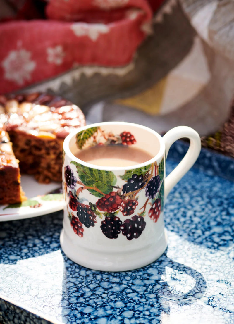 BLACK TOAST BLACKBERRY 1/2 PINT MUG