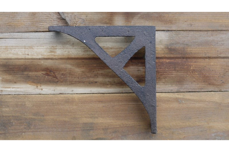 SHELF BRACKET CAST IRON LARGE