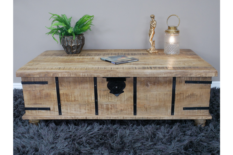 LARGE TRUNK STORAGE COFFEE TABLE