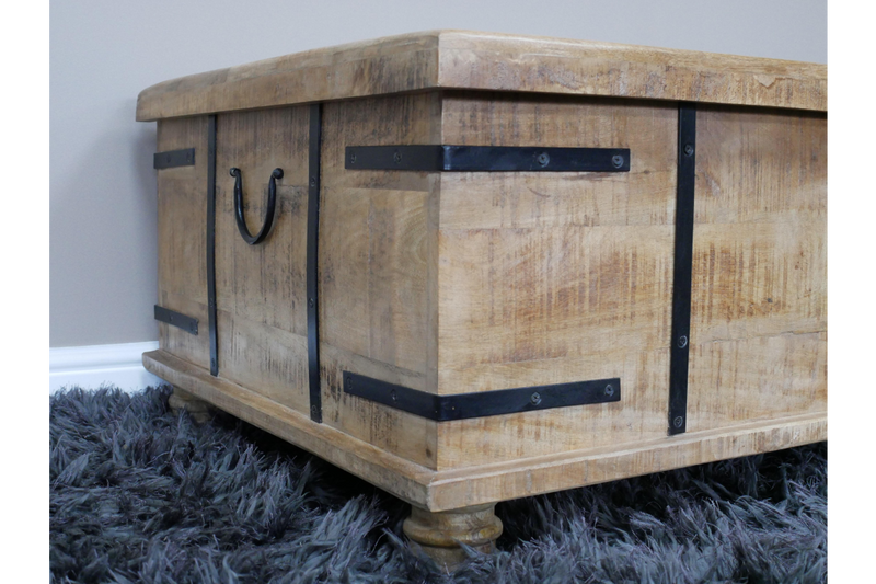 LARGE TRUNK STORAGE COFFEE TABLE