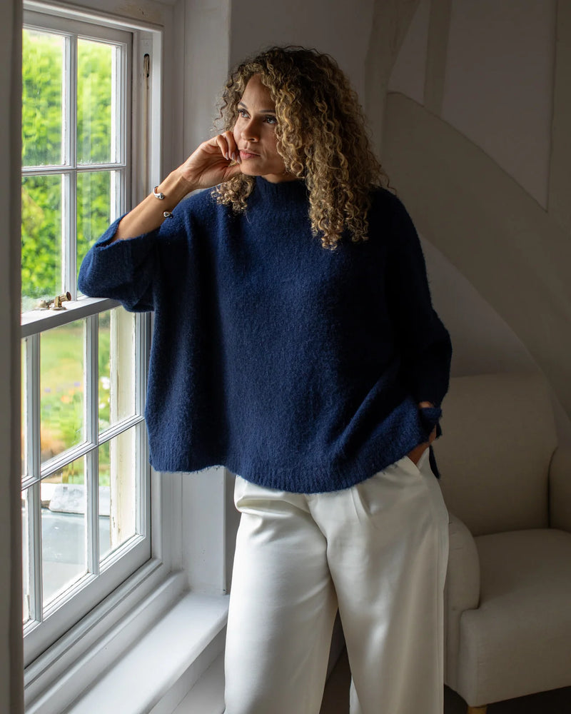 VICKI JUMPER FLUFFY NAVY