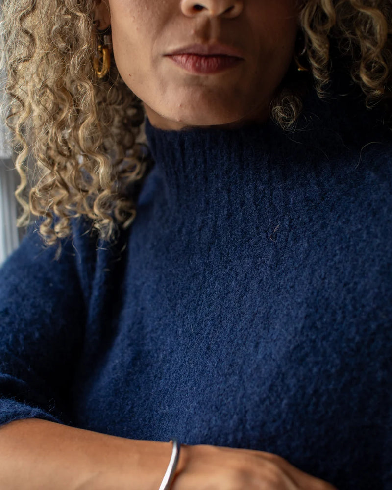 VICKI JUMPER FLUFFY NAVY