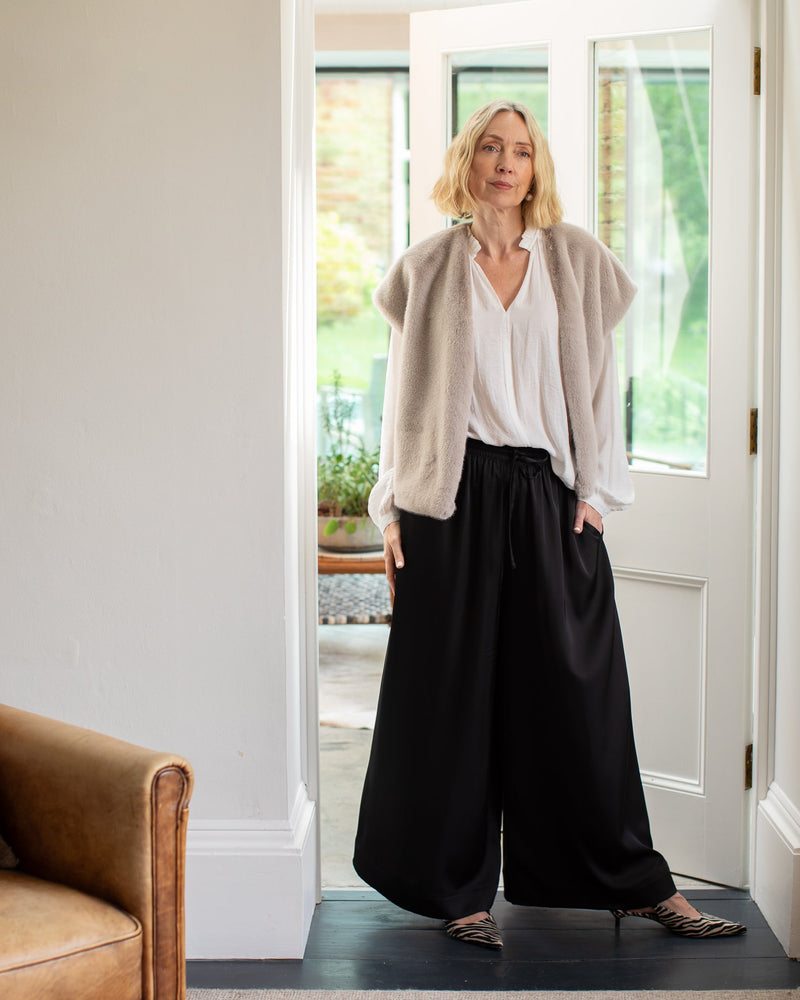 Chalk women’s Palmer trouser black oversized loose fit front view