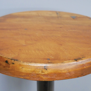 Minimalist industrial bar stool combining metal legs and a wooden seat, 59 × 35cm, 10.5kg in weight.