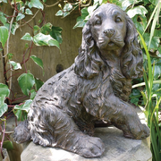 Realistic seated Spaniel ornament made of resin, 40 × 40cm footprint, total weight 4.5kg.