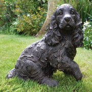 Rustic-chic Spaniel dog statue in resin finish, 40cm high by 40cm wide, weighing 4.5kg.