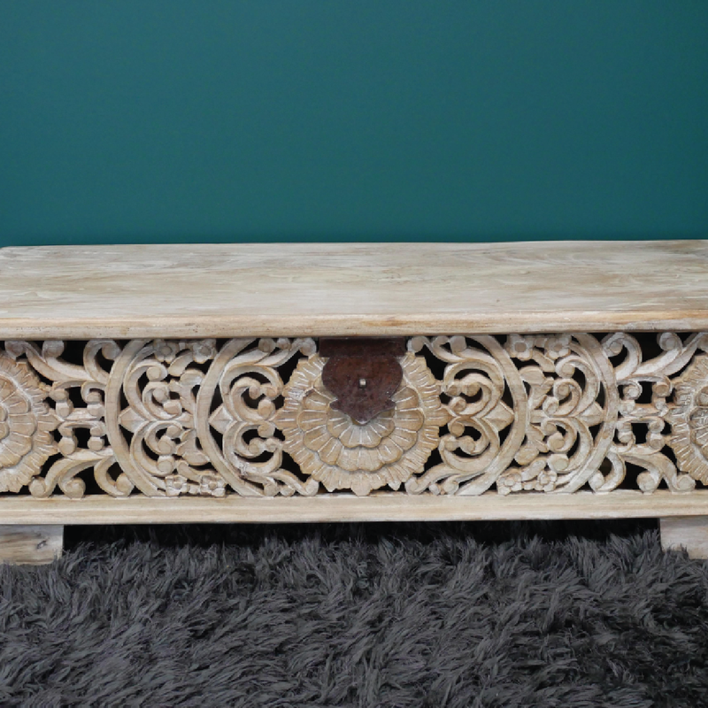 Decorative white storage bench with intricate carvings, 135cm wide and 46cm tall, depth 40cm, 22.60kg, suitable for entryways or living rooms.