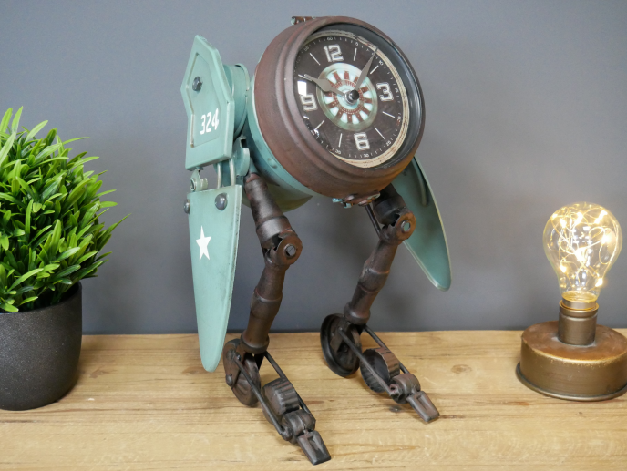 Robot Clock - Blue Wings