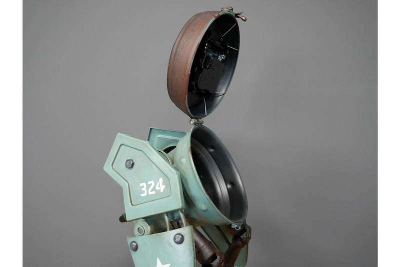 Robot Clock - Blue Wings