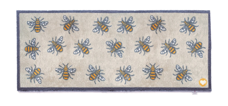 Hug Rug Bee Runner